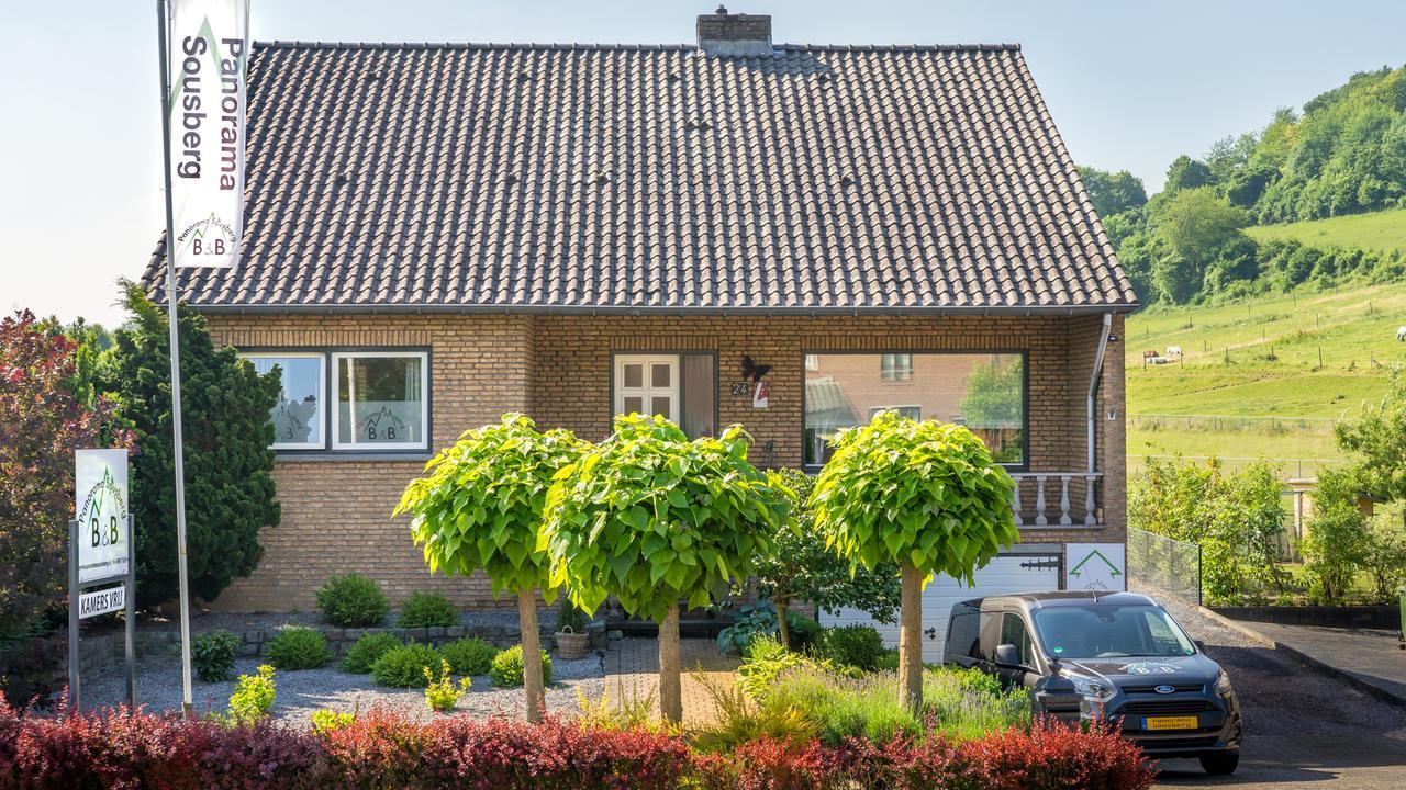 Panorama Sousberg En Bed & Breakfast Schin op Geul